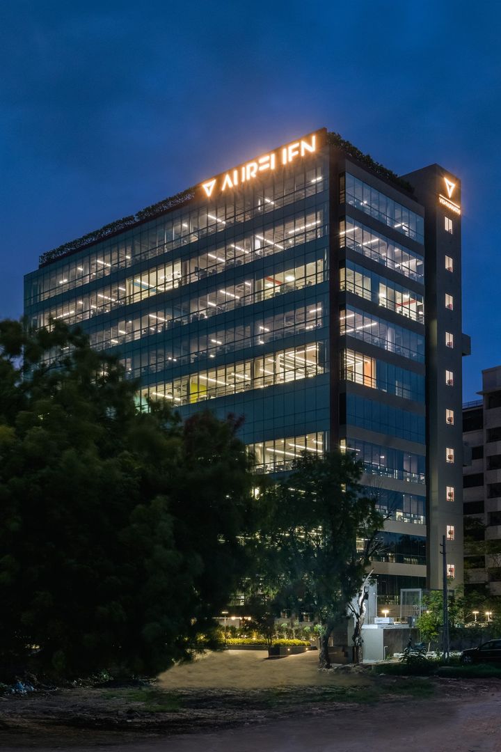 Aurelien I exterior view 5